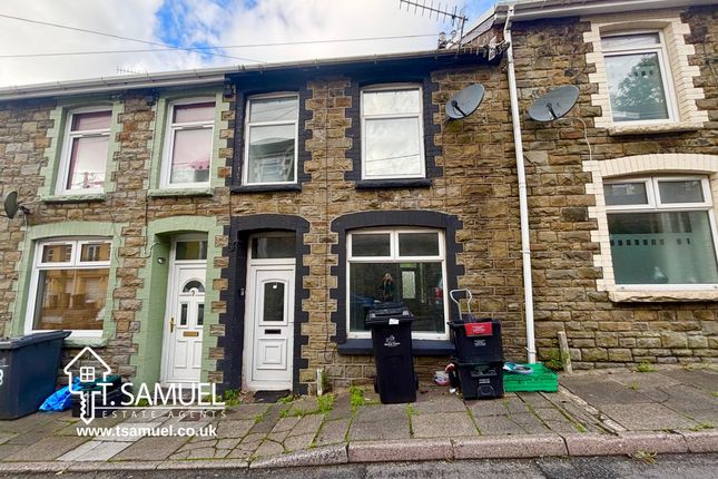 Rhiw Park Terrace, Abertillery, 3 bed end of terrace house for sale