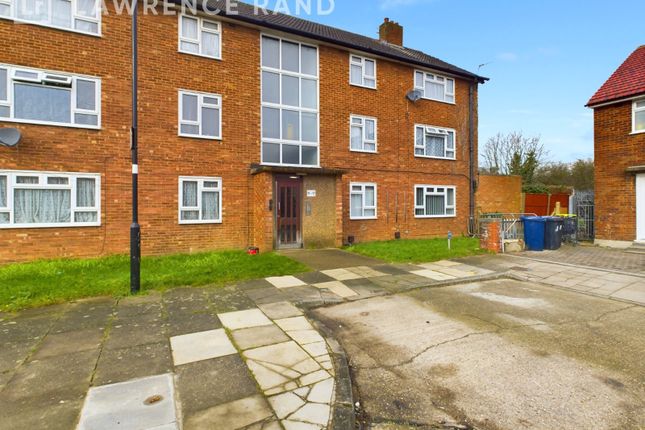 Evesham Close, Greenford, UB6 2 bed flat for sale