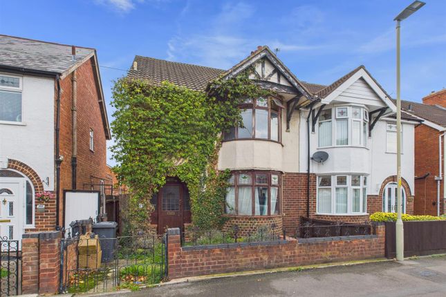 Calton Road, Linden, Gloucester 3 bed semi