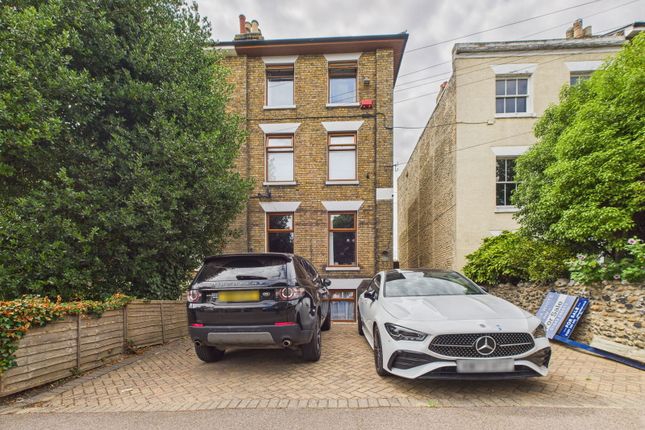 6 bedroom semi-detached house for sale