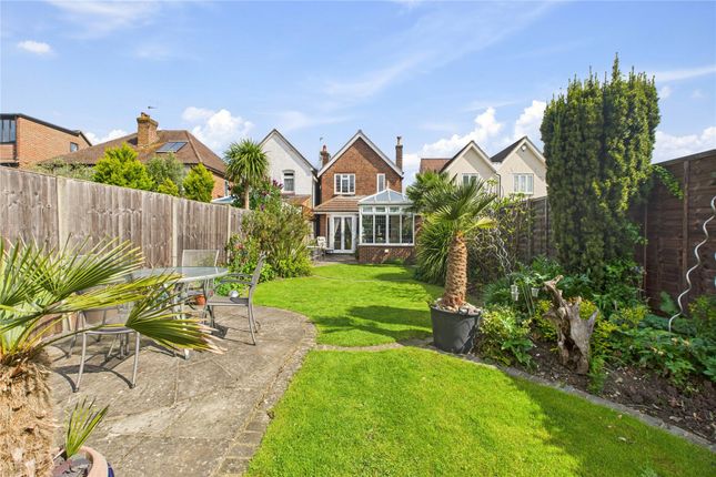Russell Road, Surrey GU21 3 bed detached house for sale