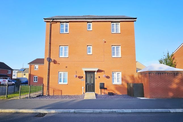 4 bedroom semi-detached house for sale