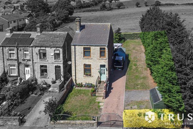 Quarryfields, Mirfield, WF14 3 bed detached house for sale