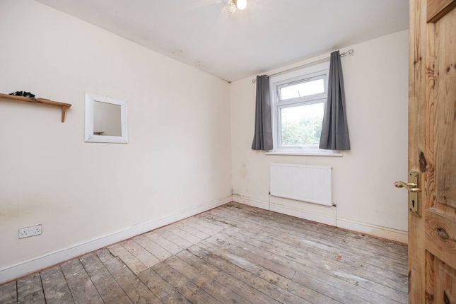 Millicent Road, Leyton, London, E10 3 bed terraced house for sale