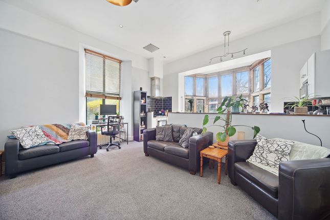 Grosvenor Road, Leeds, West Yorkshire 2 bed flat for sale