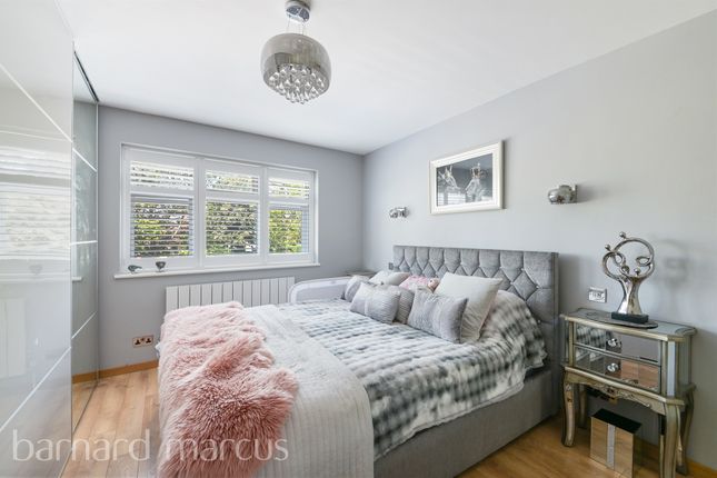 4 bedroom end of terrace house for sale