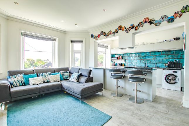 57 Western Avenue, Barton on Sea, New... 2 bed apartment for sale