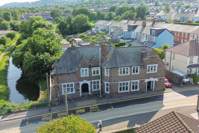 Greenhill Road, Sebastopol, NP4 6 bed detached house for sale