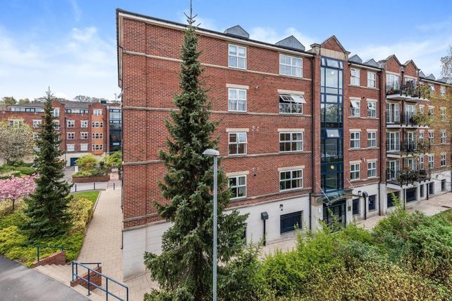 Carisbrooke Road, LS16 2 bed apartment for sale