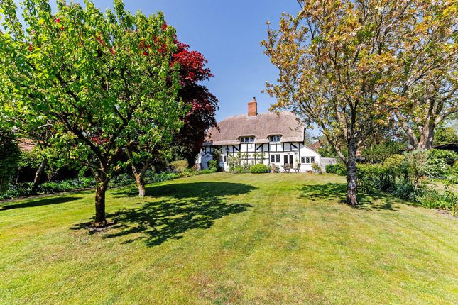 6 bedroom detached house for sale