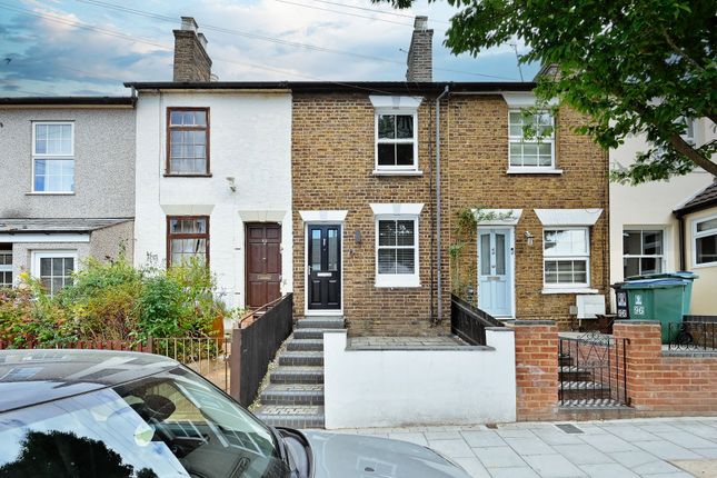 Villiers Road, Watford, WD19 2 bed terraced house for sale