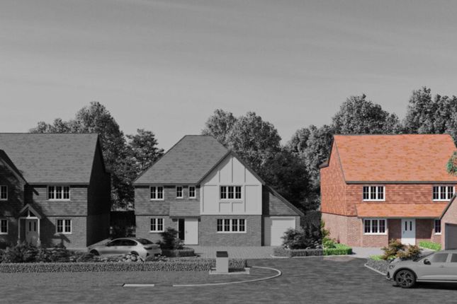 London Road, Crowborough, TN6 4 bed detached house for sale