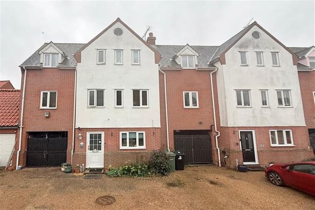 Bovingdon Road, Braintree, CM7 4 bed end of terrace house for sale