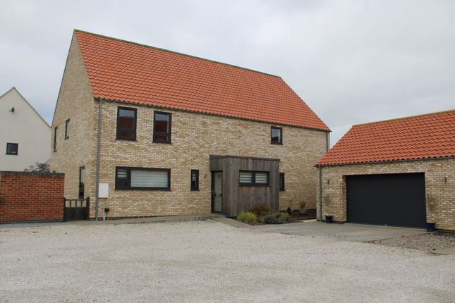 Chapel Mead, North Kelsey, LN7 4 bed detached house for sale