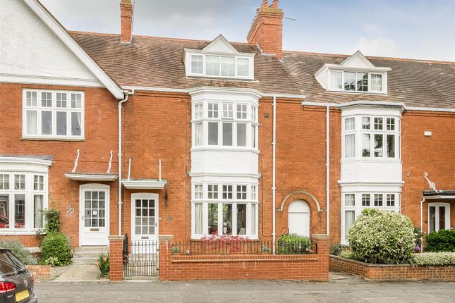 5 bedroom terraced house for sale