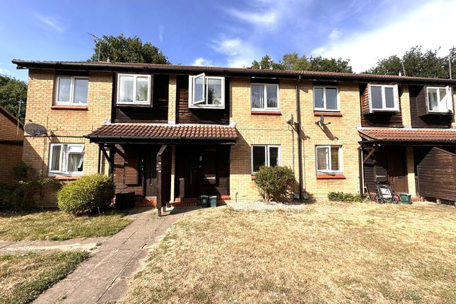 WOKING 1 bed ground floor maisonette for sale