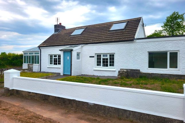 Llanddarog, Carmarthen SA32 3 bed detached bungalow for sale