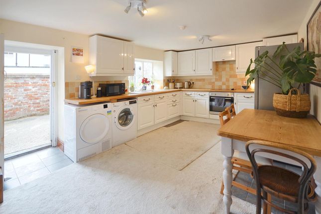 Manor Road, Mere 2 bed cottage for sale
