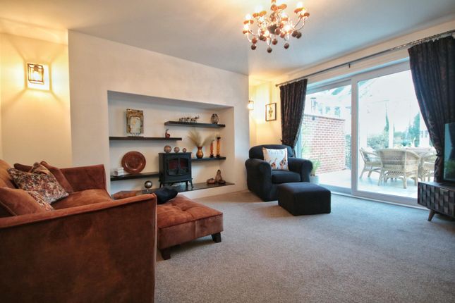 4 bed detached house