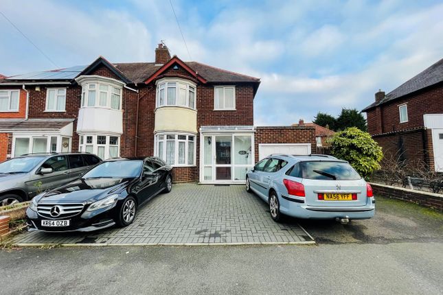 Stoney Lane, West Bromwich, B71 3 bed semi