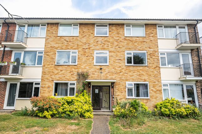 Imperial Gardens, Mitcham CR4 2 bed apartment for sale