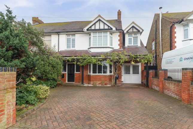 Wellis Gardens, Margate, Kent, CT9 4 bed semi