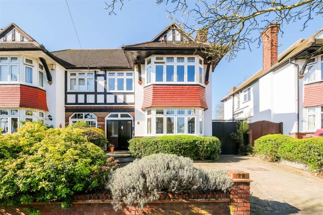 Knighton Drive, Woodford Green 3 bed house for sale