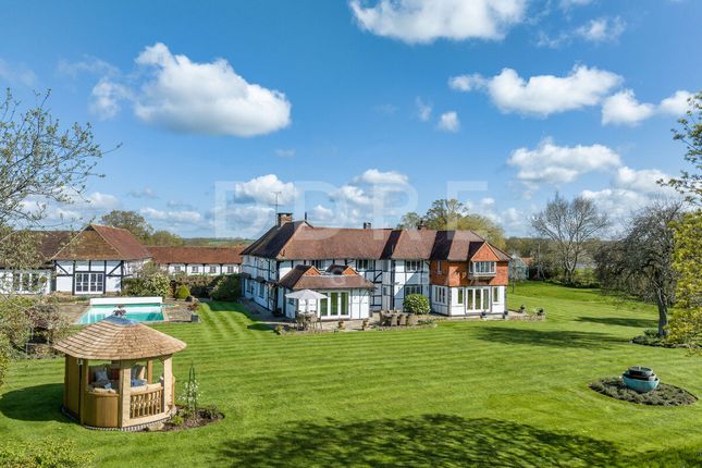 Lyons Road, Horsham, RH13 5 bed country house for sale
