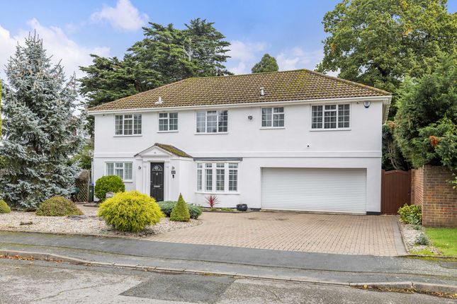 Pennington Drive, Weybridge, KT13 6 bed detached house for sale