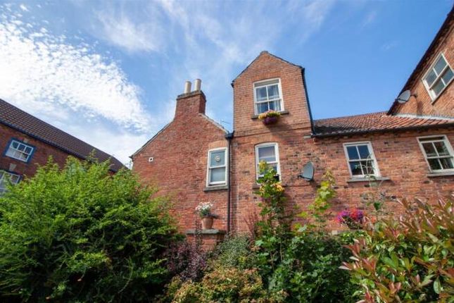 2 bedroom maisonette for sale