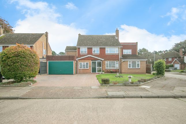 6 bedroom detached house for sale