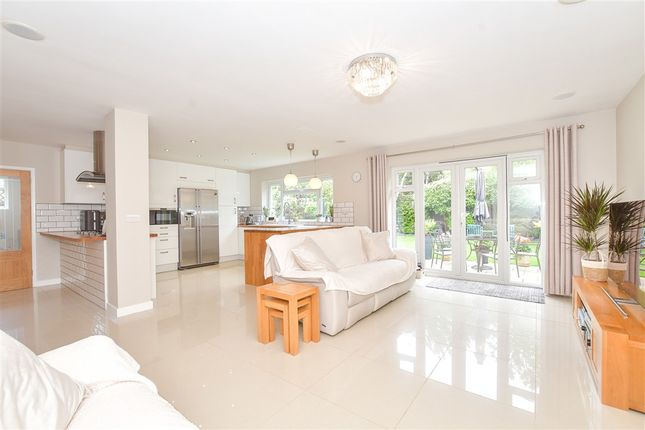 4 bed detached house
