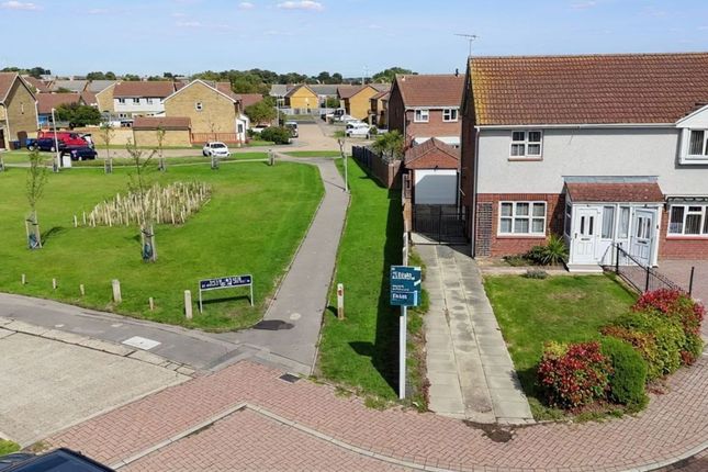 Satis Avenue, Sittingbourne, ME10 3 bed semi
