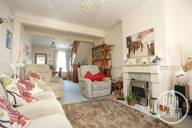 Fir Lane, Lowestoft, NR33 3 bed terraced house for sale