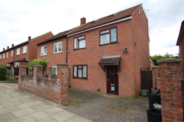 5 bed detached house