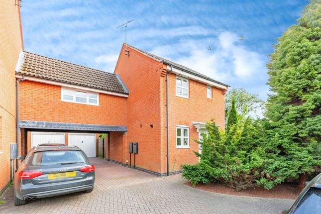 3 bedroom link detached house for sale