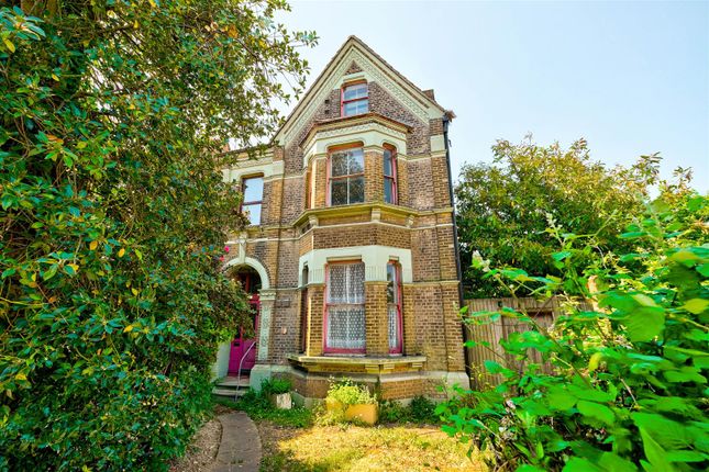 6 bedroom house for sale