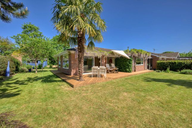 Ashcroft Close, Caversham Heights... 3 bed detached bungalow for sale