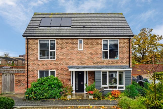 Masterman Place, Uxbridge, UB10 3 bed end of terrace house for sale