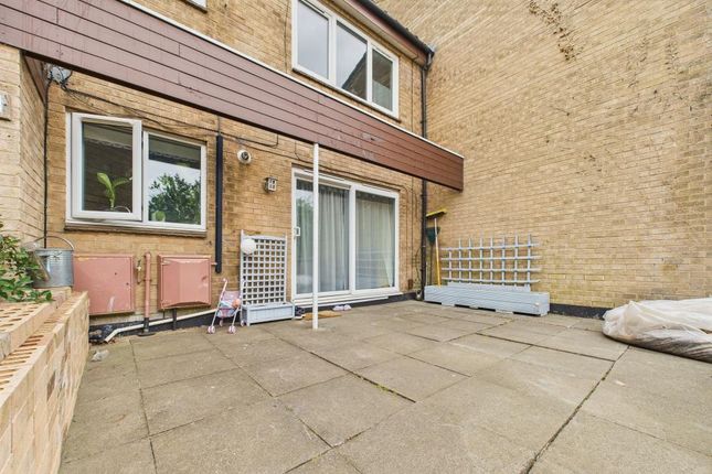 2 bedroom ground floor flat for sale