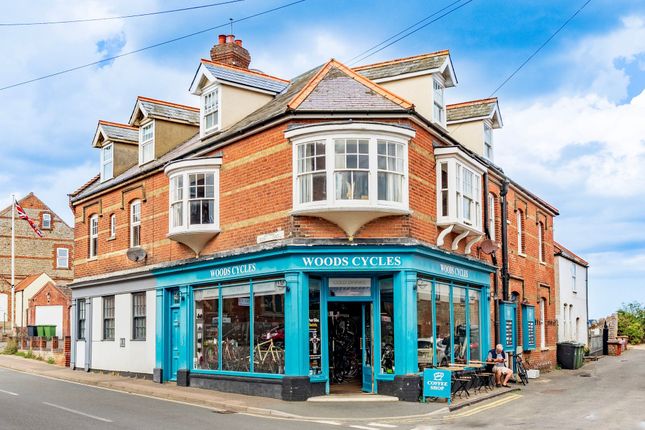6 bedroom semi-detached house for sale