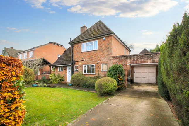 Revelstoke Avenue,  Farnborough, GU14 3 bed detached house for sale