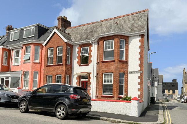 6 bedroom end of terrace house for sale