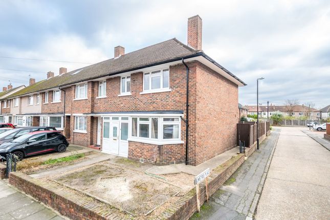 Oakleigh Way, Mitcham 3 bed terraced house for sale