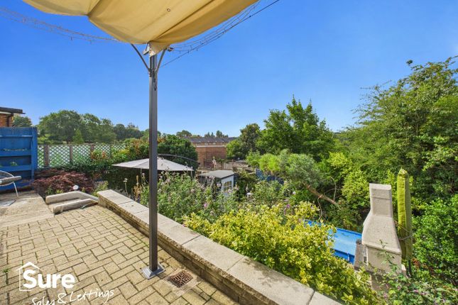 Fairway, Hemel Hempstead... 3 bed semi