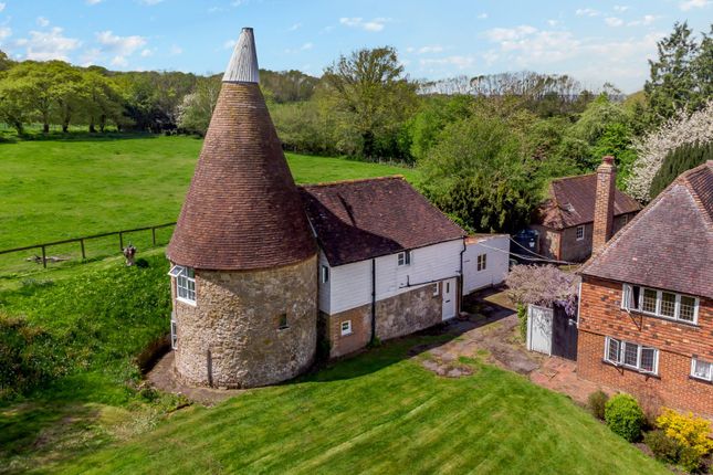 Runham Lane, Harrietsham, Kent 2 bed detached house for sale