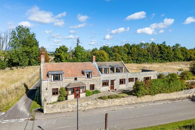 High Street, Marshfield Chippenham SN14 3 bed detached house for sale