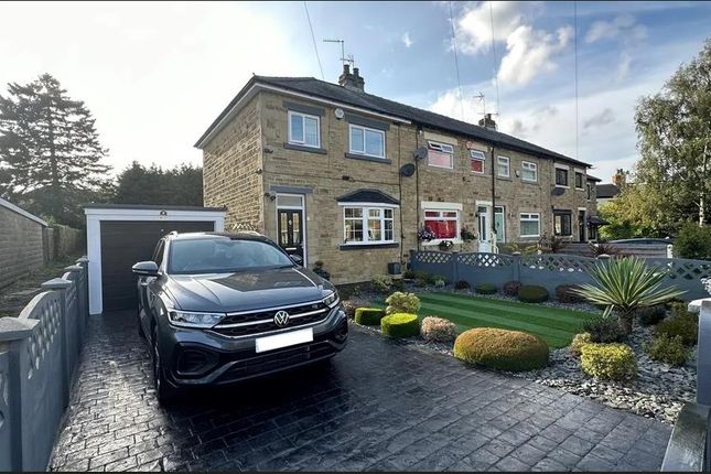 Mount Grove, Eccleshill, Bradford 2 bed townhouse for sale