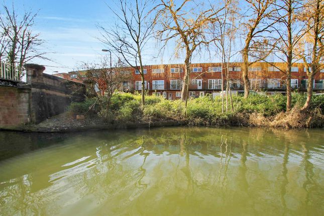 Waterside, Peartree Bridge 3 bed terraced house for sale