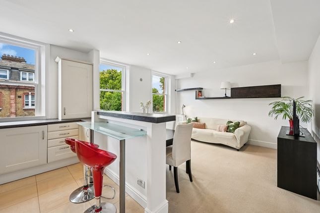 Nevern Square, London, SW5 2 bed apartment for sale